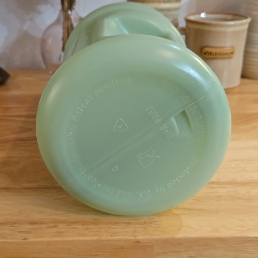 Matcha Green Hydrojug Pro BPA Free Plastic Water Jug Half Gallon - Picture 5 of 6
